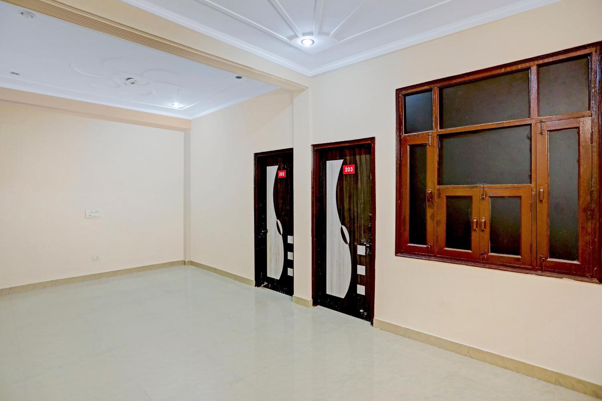 Hotel O Pari Hotel Ghaziabad Εξωτερικό φωτογραφία
